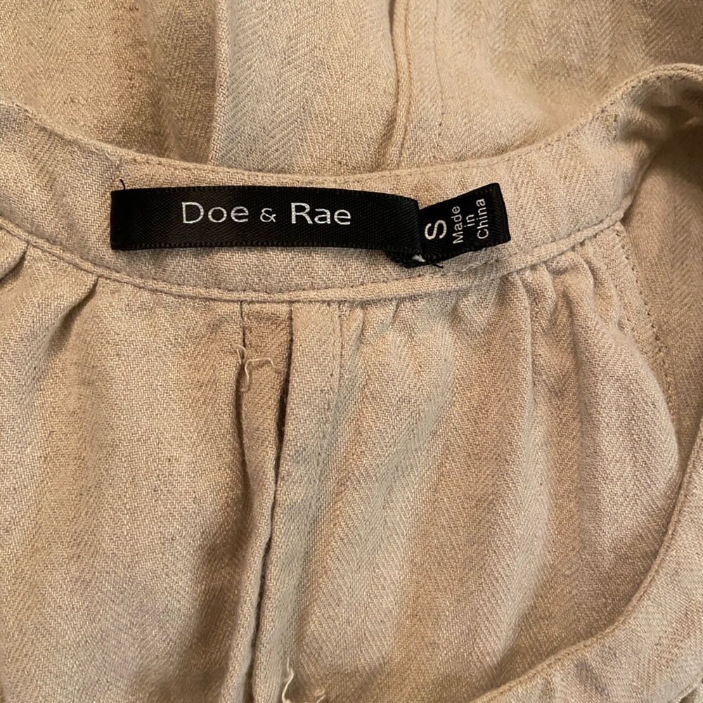 Doe & Rae Beige Textured Top‎ - Picture 3 of 8